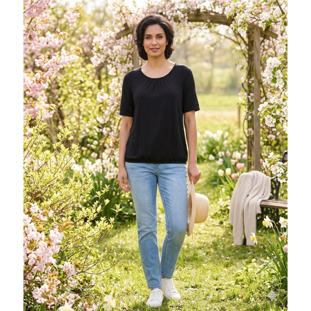 LEKKER VISCOSE TOPP MED STRIKK NEDE, SVART