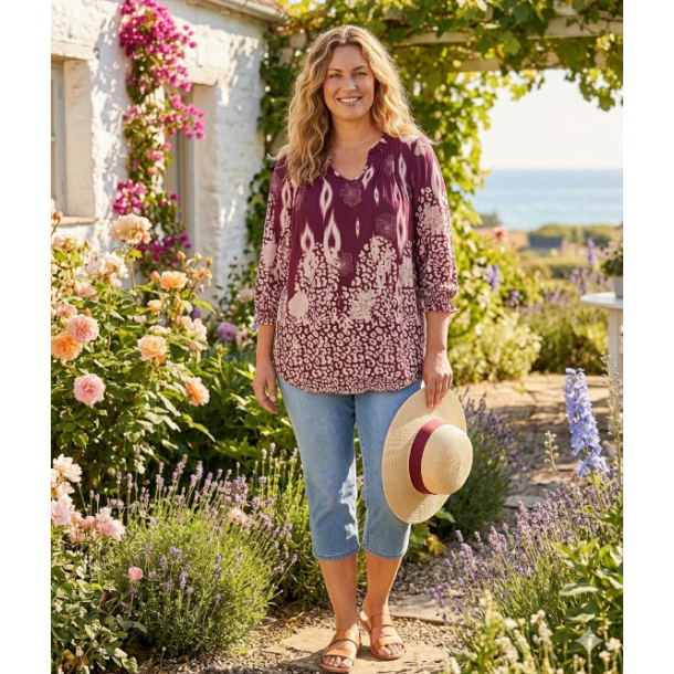 VAKKER VISCOSE BLUSE MED M�NSTER, PLOMME