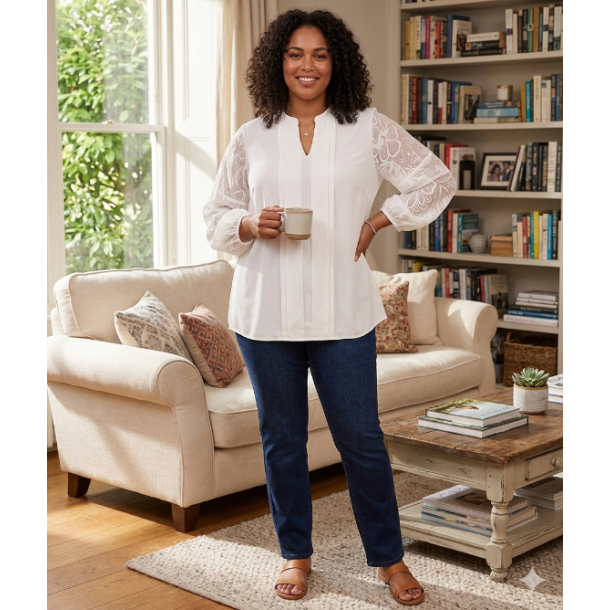 LEKKER BLUSE MED BLONDE ERMER, OFFWHITE