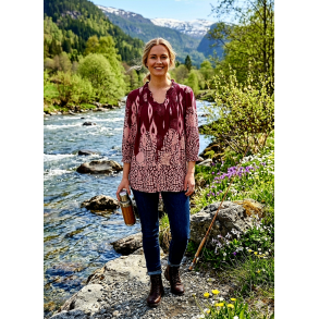 VAKKER VISCOSE BLUSE MED M�NSTER, PLOMME