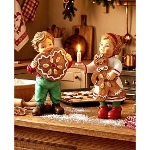 VAKKER FIGUR, JENTE MED PEPPERKAKE,H 14 CM