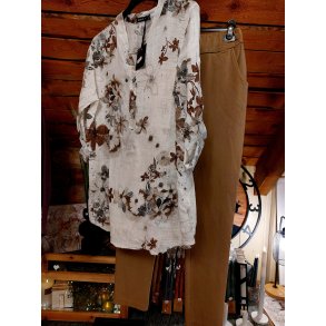 LEKKER BOMULLS BLUSE MED MNSTER, HVIT