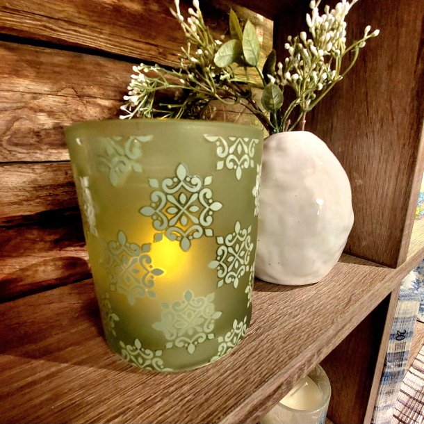 NYDELIG LYSGLASS, GR�NN MED M�NSTER, H 10 CM