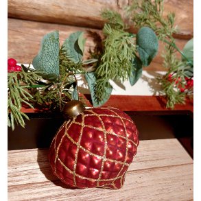 NYDELIG JULERD GLASSKULE MED GULLDEKOR, 8 CM