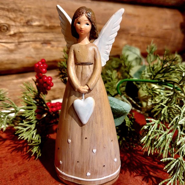 VAKKER ENGEL MED HJERTE, H 15 CM