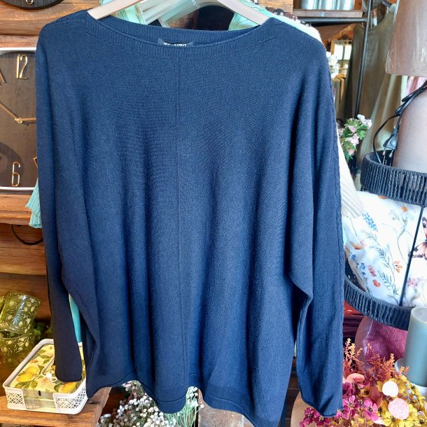 NYDELIG OG SUPERMYK ONE-SIZE GENSER MED FLETTE P� ERMET,VISCOSE BLANDING, MARINEBL�