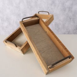 LEKKERT TREFAT MED METALL HANKER, 14 X 32 CM 