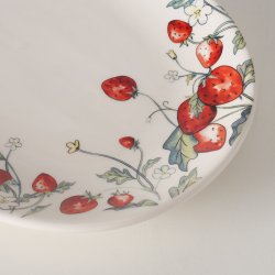 NYDELIG SERVERINGSFAT MED JORDB�RMOTIV, OVALT, 18 X 29 CM