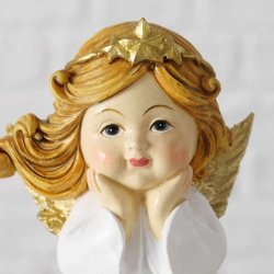 SKJNN SITTENDE ENGEL I KERAMIKK, HVIT/GULL, 8,5 X 11 CM