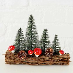 DEKORATIV "TREKUBBE" MED TRR OG SOPPER, 17 X 20 CM