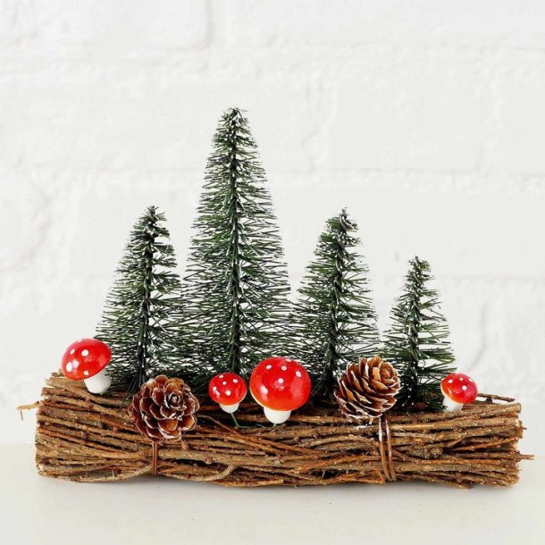 DEKORATIV "TREKUBBE" MED TRR OG SOPPER, 17 X 20 CM