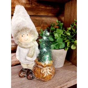 SJARMERENDE JULEGUTT MED  LYS I TREET, H 22 CM