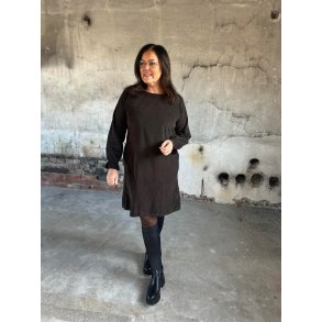 STILIG KJOLE I BABYCORD MED STRIKK BAK OG I SIDENE, BRUN