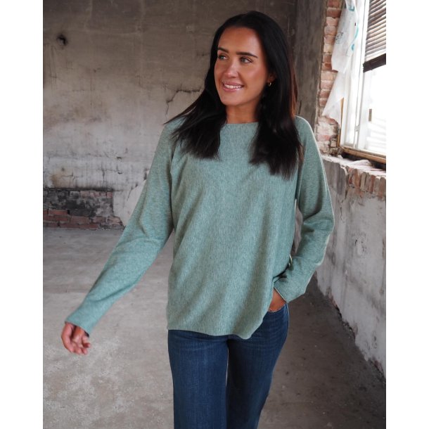 NYDELIG OG SUPERMYK ONE-SIZE GENSER, VISCOSE BLANDING, GR�NN 
