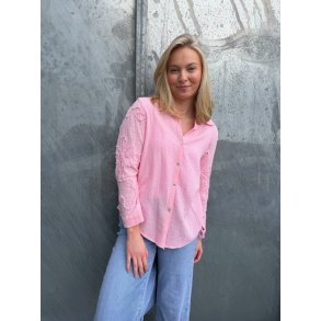 NYDELIG BOMULLS BLUSE MED BRODERI P� ERMET, ROSA