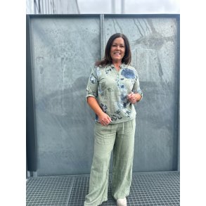 LEKKER BOMULLS BLUSE MED MNSTER, GRNN