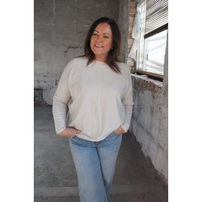 NYDELIG OG SUPERMYK ONE-SIZE GENSER MED FLETTEM�NSTER P� ERMET, VISCOSE BLANDING, OFFWHITE