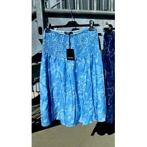 NYDELIG SOMMERSKJ�RT MED BRED STRIKK I LIVET, BL�