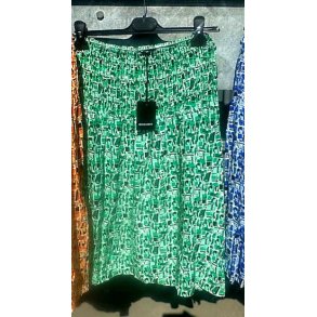 NYDELIG SOMMERSKJ�RT MED BRED STRIKK I LIVET, GR�NN