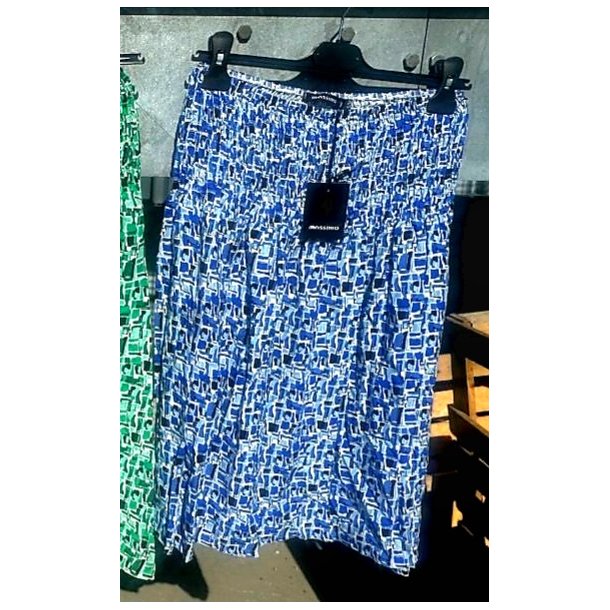 NYDELIG SOMMERSKJ�RT MED BRED STRIKK I LIVET, BL�