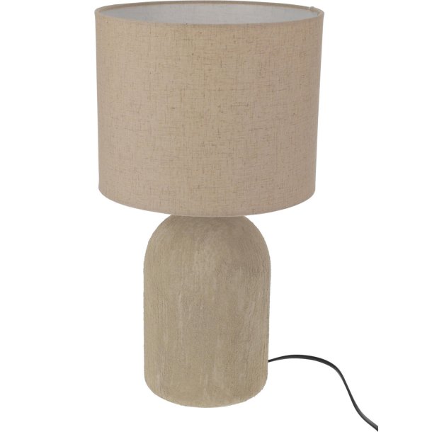 NYDELIG KERAMIKK LAMPE, SANDFARGET MED SKJERM, H 45,5CM