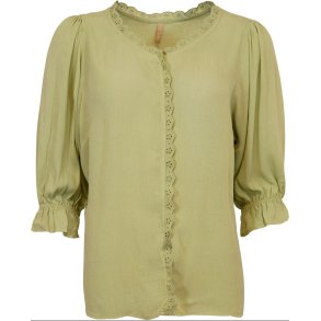 LEKKER VISCOSE BLUSE, LYS GR�NN MED BLONDEKANT