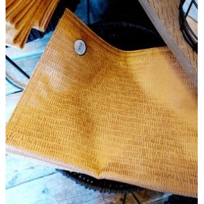 NYDELIG PSKELPER, OKERGUL, 33 X 100 CM