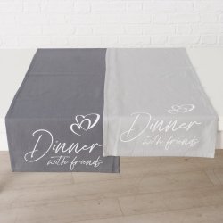 STILIG LPER MED TEKST "DINNER WITH FRIENDS", 40 X 140 CM, LYS GR