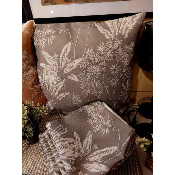 NYDELIG PUTETREKK MED HVITE BLOMSTER, LYS GRNN, 48 X 48 CM