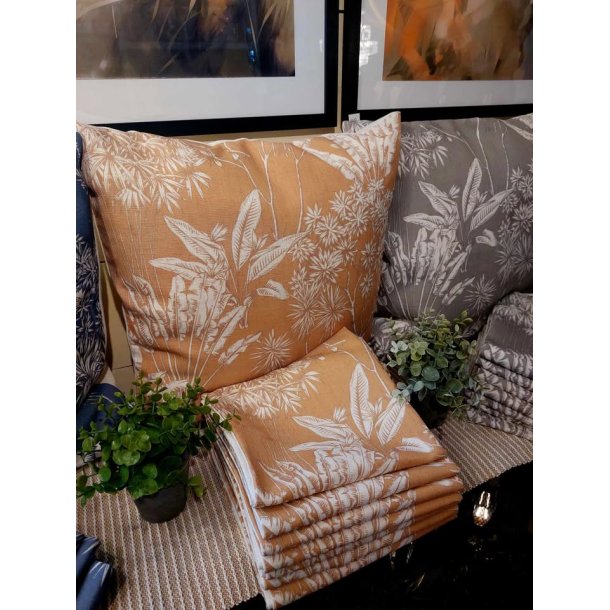 NYDELIG PUTETREKK MED HVITE BLOMSTER, HAVREGUL, 48 X 48 CM