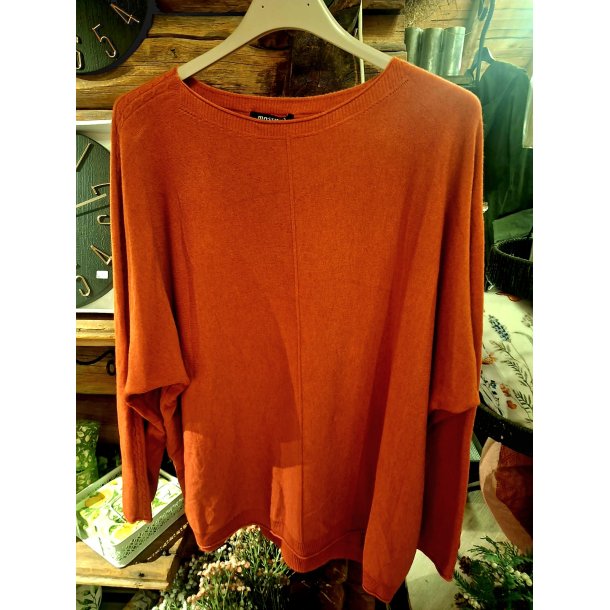 NYDELIG OG SUPERMYK ONE-SIZE GENSER MED FLETTE P� ERMET, VISCOSE BLANDING, RUSTFARGET