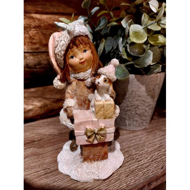 VAKKER JENTE MED GAVER, H 15, L 7 CM