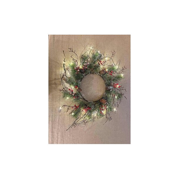 EKSKLUSIV JULEKRANS, GRNN MED RDE BR OG LEDLYS,  58 CM 