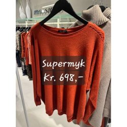 NYDELIG OG SUPERMYK ONE-SIZE GENSER MED FLETTEM�NSTER P� ERMET, VISCOSE BLANDING, RUSTFARGET