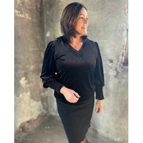 LEKKER TOPP I VELOUR, SORT M/STRIKK P ERMET