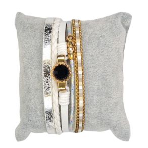 LEKKERT ARMBND MED MAGNETLS, HVIT MED SVART STEIN